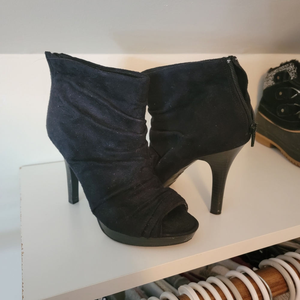 Black bootie